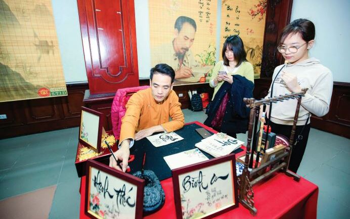 Tour du lịch văn học: Một thú vị mới ở Hà Nội