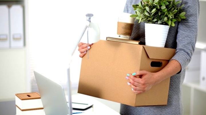 Cô gái bị sa thải vì 