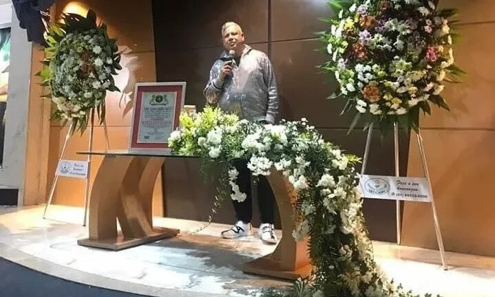 Người đàn ông giả chết để xem bao nhiêu người đến viếng