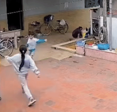 Cậu bé được dân mạng trao giải 