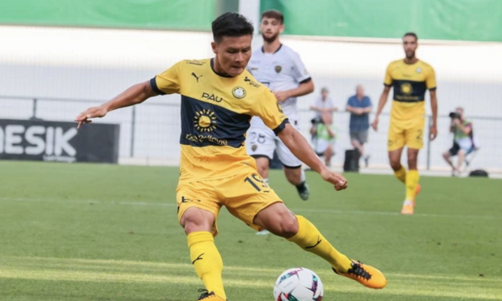Quang Hải tiếp tục bị gạch tên khỏi danh sách đăng ký của Pau FC