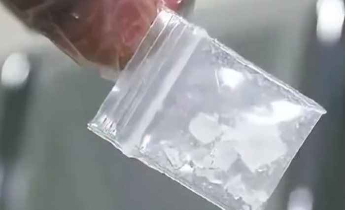 Khách hành đặt 2 chiếc bánh bao, nam shipper vội báo cảnh sát vì nghi hoặc một điều