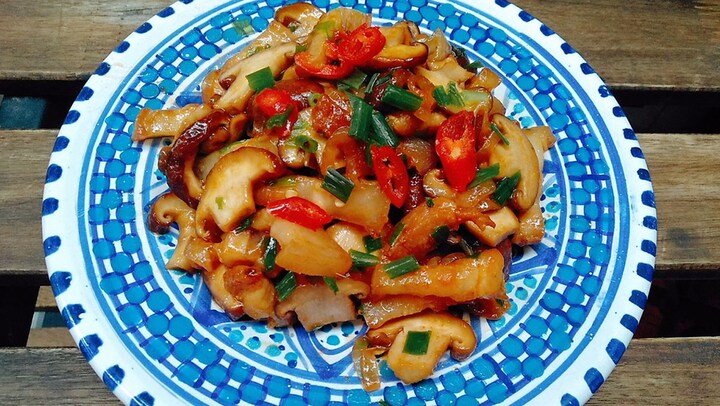 Cách làm thịt heo xào đơn giản nhưng cả nhà ăn