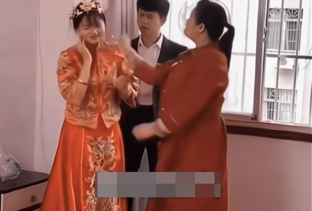 Mẹ chồng tát thẳng mặt cô dâu trong đêm động phòng sau khi phát hiện một điều