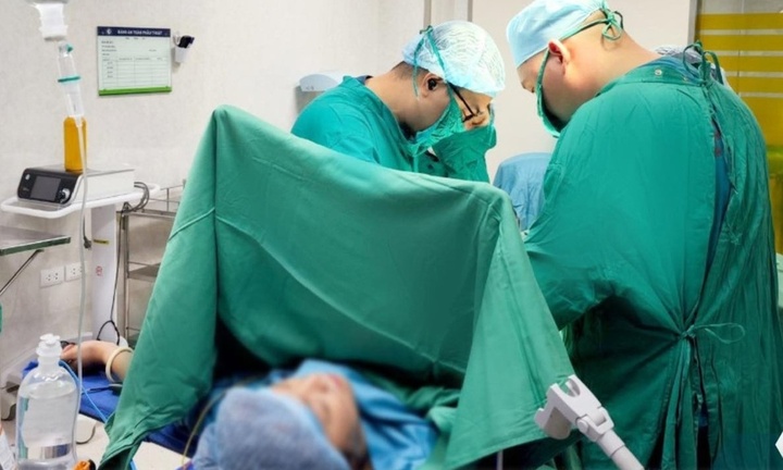 Người phụ nữ được phát hiện có khối u đã hoại tử sau khi đau bụng, rong kinh bất thường