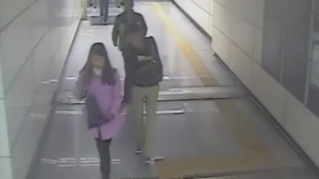 Clip: Thanh niên móc trộm điện thoại nhanh như chớp