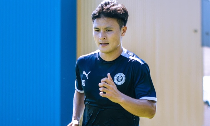 Đại diện Quang Hải hết kiên nhẫn với Pau FC