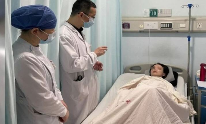 Chủ quan khi mắc bệnh trĩ, cô gái phải khoét bỏ mắt trái