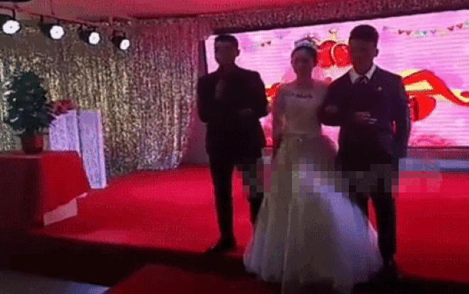 Cô dâu bức xúc tát thẳng mặt nam MC giữa hôn trường khiến quan khách ngỡ ngàng