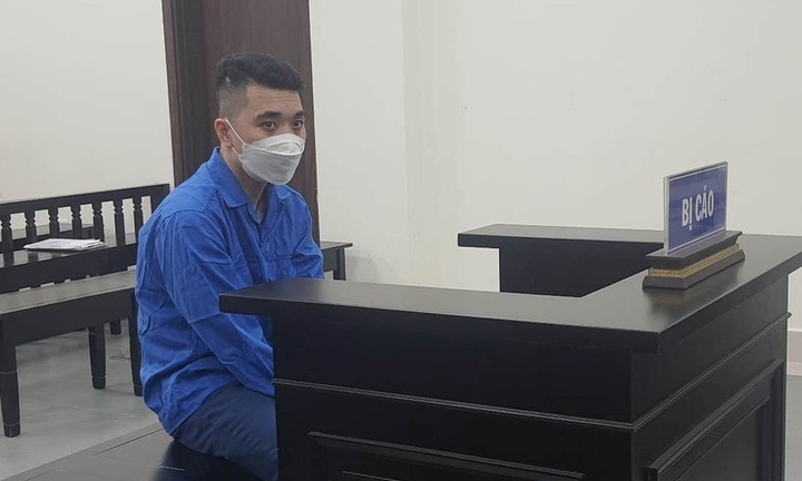 Lĩnh 14 năm tù vì lừa bán vé 