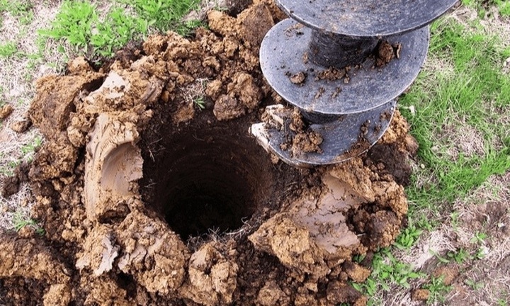 Người phụ nữ bị mất toàn bộ da đầu vì tóc cuốn vào máy khoan