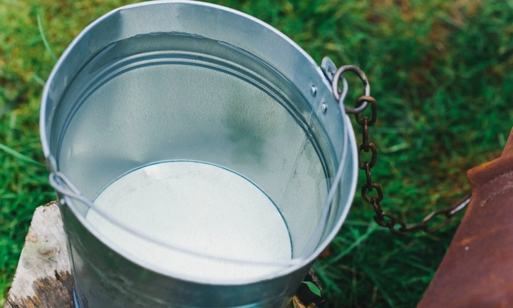 Bé trai 3 tuổi tử vong do ngã vào xô nước tại nhà