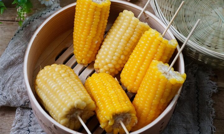 Luộc ngô với nguyên liệu bí mật này đảm bảo thơm nức, béo ngậy lại giàu dinh dưỡng
