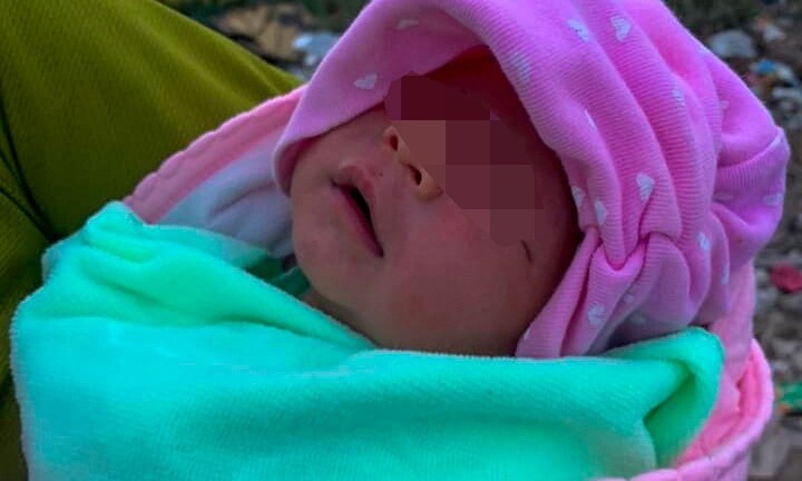 Quảng Nam: Bé trai 4 ngày tuổi bị bỏ rơi ở bãi rác