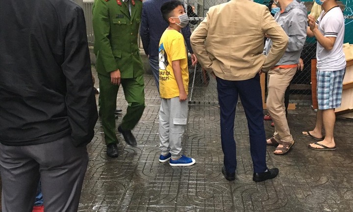 Hà Nội: Cháu bé rơi từ chung cư tầng 11 tử vong