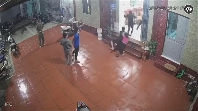 Tiết lộ bất ngờ vụ 2 bố con xông vào nhà chém người kinh hoàng ở Bắc Giang