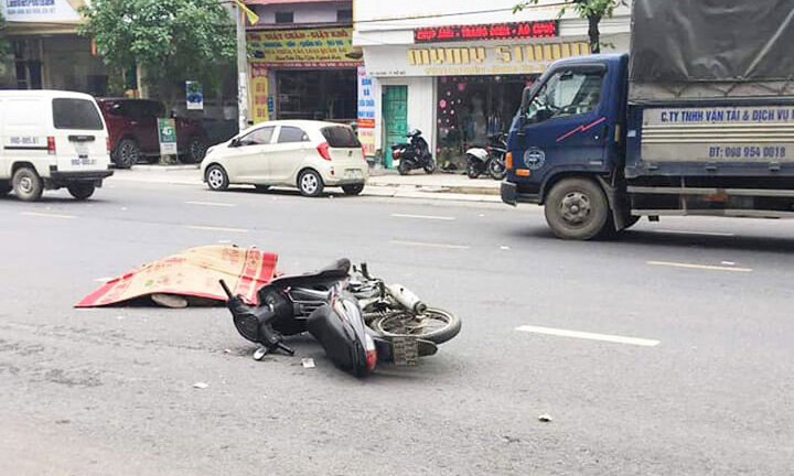 Bắc Giang: Nam sinh lớp 10 bị khởi tố sau vụ tai nạn giao thông chết người
