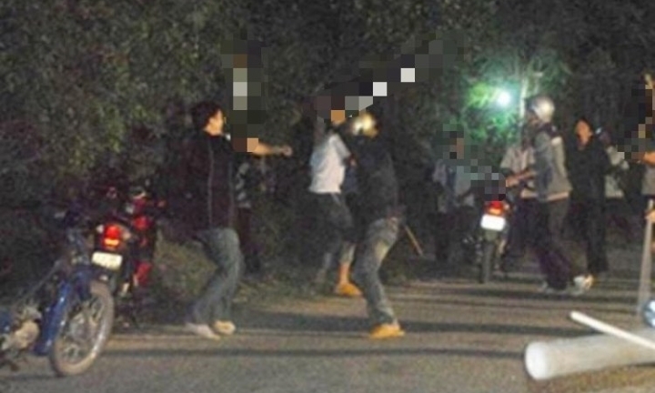 Hà Nam: Nam sinh lớp 12 bị bạn đạp lúc đang lái xe máy, ngã xuống đường tử vong