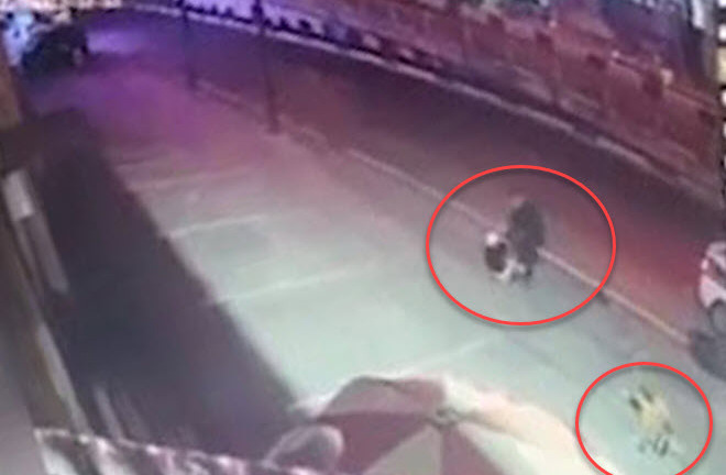 Vụ đâm gục nam thanh niên trên phố Hà Nội: Giải cứu an toàn cô gái bị ép lên ô tô