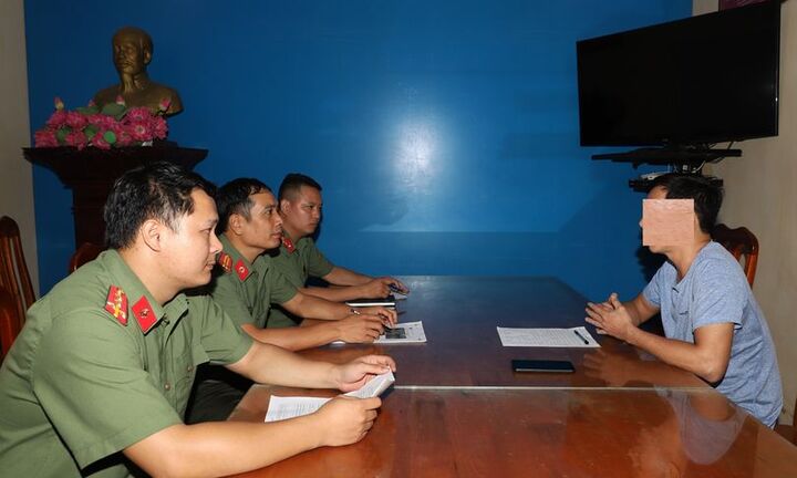 Công an làm việc với người đăng tin thất thiệt khiến người dân ồ ạt rút tiền từ ngân hàng