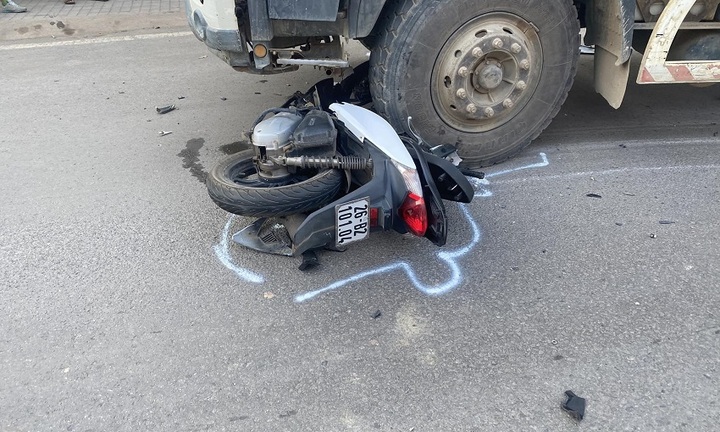 Nguyên nhân vụ tai nạn trên Quốc lộ 6 khiến 2 thanh niên đi SH tử vong