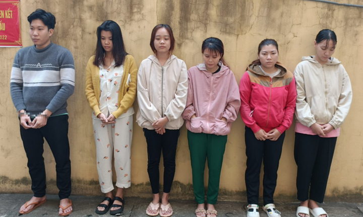 Bắt giữ nhóm đối tượng lập 7 fanpage lừa đảo hơn 200 người muốn mua vé máy bay giá rẻ