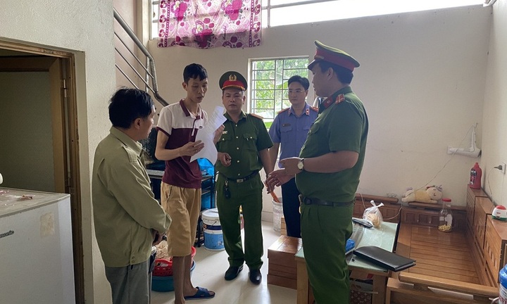 Lừa người thân xem bói, cháu gái chiếm đoạt gần 1,5 tỉ đồng