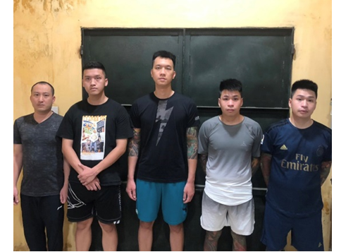 Hai anh em sinh đôi tham gia tổ chức đường dây cá độ bóng đá ở Hà Nội