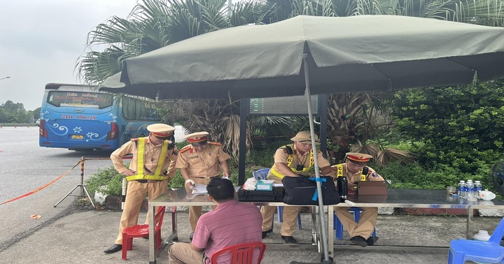 Tổng kiểm soát, xử lý các phương tiện kinh doanh vận tải vi phạm luật