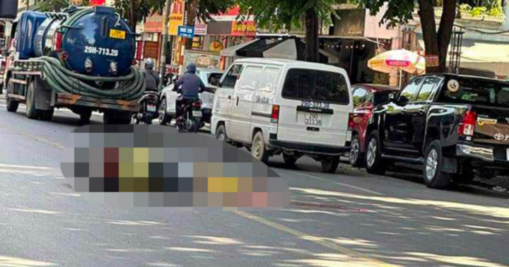 Hà Nội: Va chạm giữa xe bus và xe máy, một nam shipper tử vong thương tâm