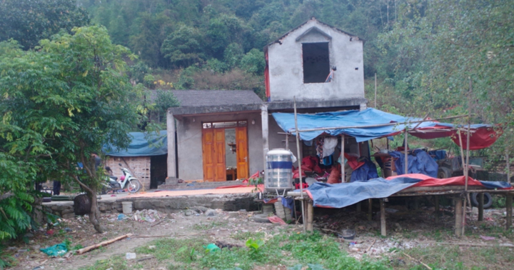 Tạm giữ người chồng dùng dao chém vợ trọng thương do mẫu thuẫn từ bữa cơm trưa ở Bắc Kạn