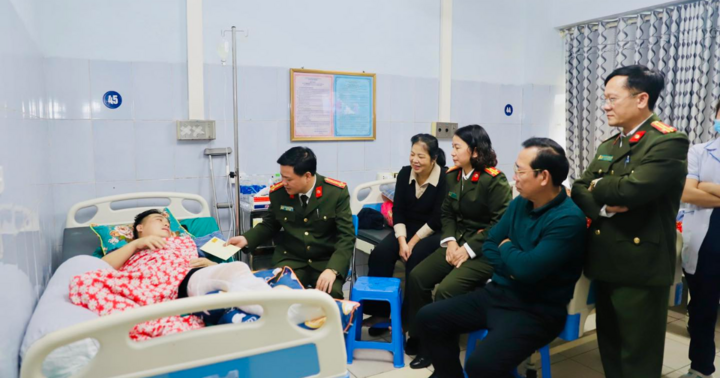 Người đàn ông không chấp hành lệnh dừng xe, đâm Đại úy CSGT trọng thương