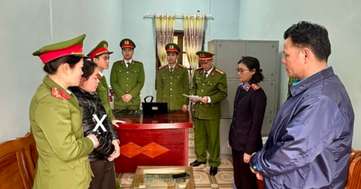 Nữ Phó Chủ tịch xã ở Hà Giang chiếm đoạt tiền tặng thưởng Huy hiệu Đảng