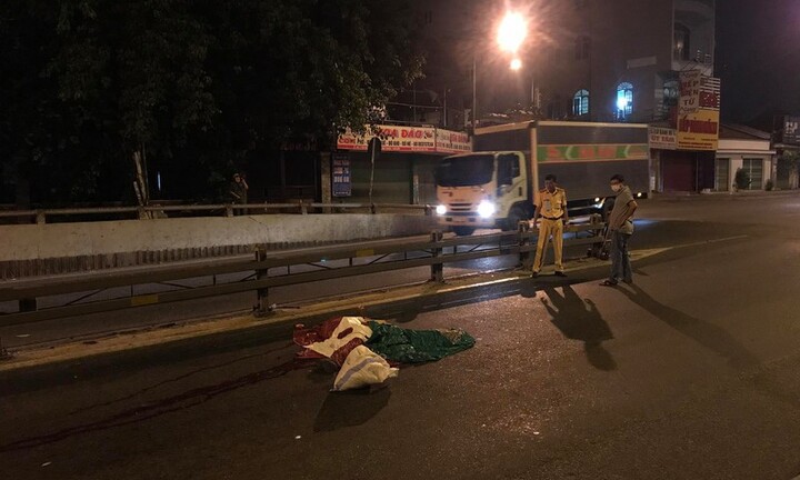 Vụ thi thể người đàn ông biến dạng trên đại lộ Phạm Văn Đồng: Công an trích xuất camera