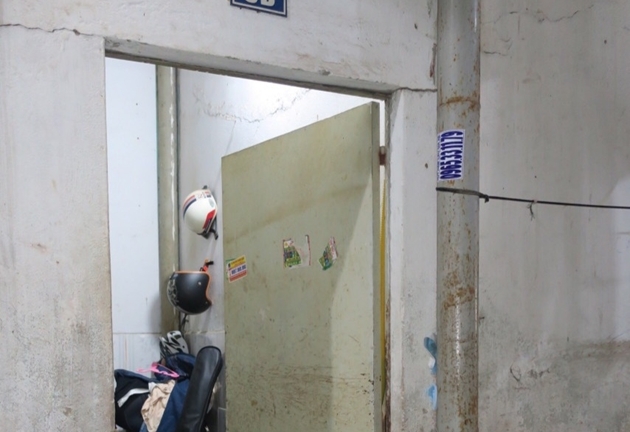 Rùng mình phát hiện người đàn ông chết trong tư thế treo cổ ở phòng trọ