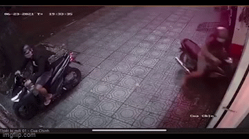 Vụ clip cô gái mặc váy 