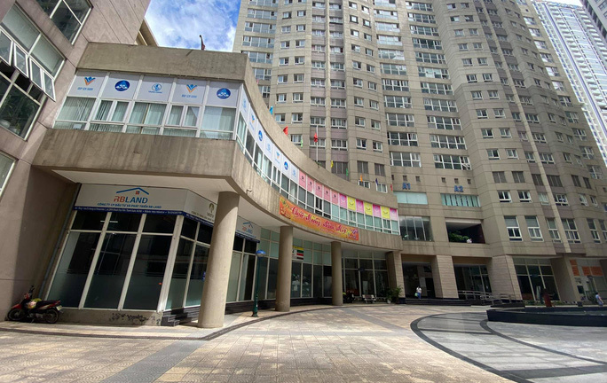 Vụ bé trai 5 tuổi rơi từ tầng 11 chung cư xuống tử vong: