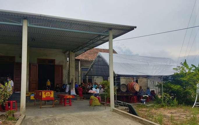 Vụ người phụ nữ chết sau vườn nhà: Vết máu nhỏ giọt ở hiện trường tố cáo tội ác của gã trai 33 tuổi