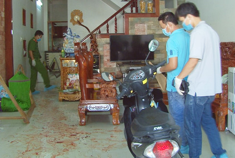 Điều tra vụ chú có biểu hiện tâm thần cầm chân cháu gái 1 tuổi đập vào tủ tử vong