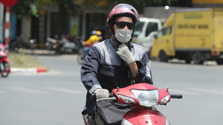 Tin tức dự báo thời tiết hôm nay 15/7: Hà Nội ban ngày nắng nóng, chiều tối mưa dông