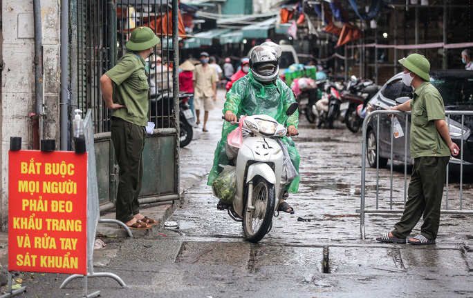 Phát hiện F0, chợ đầu mối Minh Khai tạm thời phong tỏa