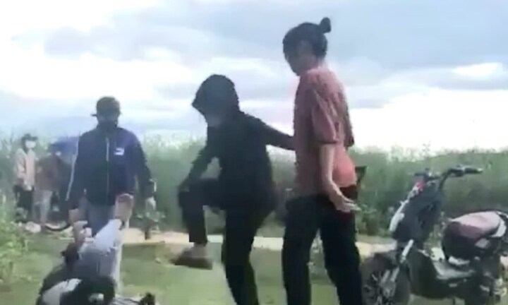 Vụ clip nữ sinh Quảng Bình bị đánh hội đồng: Lộ diện người quay clip, tung lên mạng xã hội