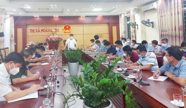 3 lãnh đạo phường ở Nghệ An bị tạm đình chỉ công tác vì để F0 xuất hiện trong cộng đồng