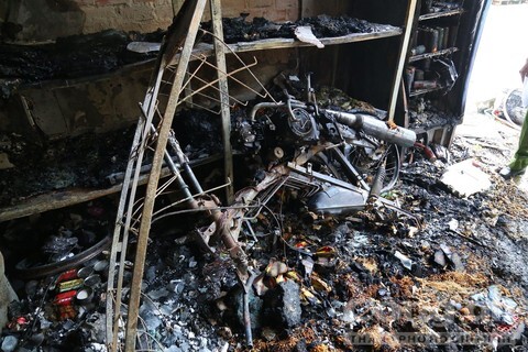 Ám ảnh hiện trường vụ cháy nhà lúc nửa đêm, 5 người chết ở Bình Dương