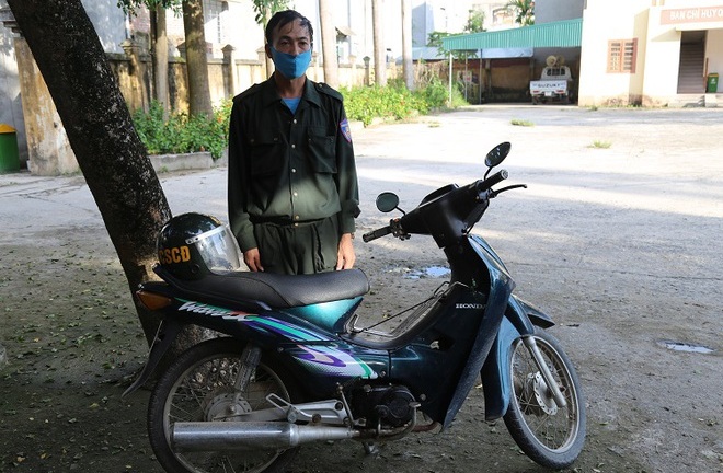 Bảo vệ trang trại lợn chi 1,7 triệu đồng mua quần áo CSCĐ để mặc ra đường....cho oai