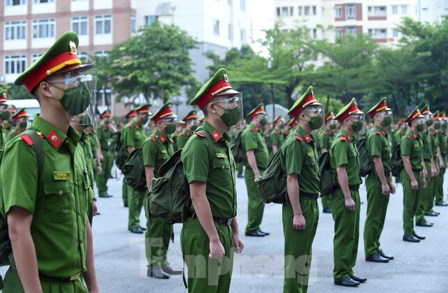 650 học viên cảnh sát chi viện cho miền Nam chống dịch COVID-19