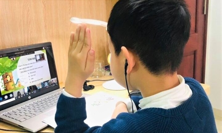 1,5 triệu học sinh đang học trực tuyến thiếu máy tính