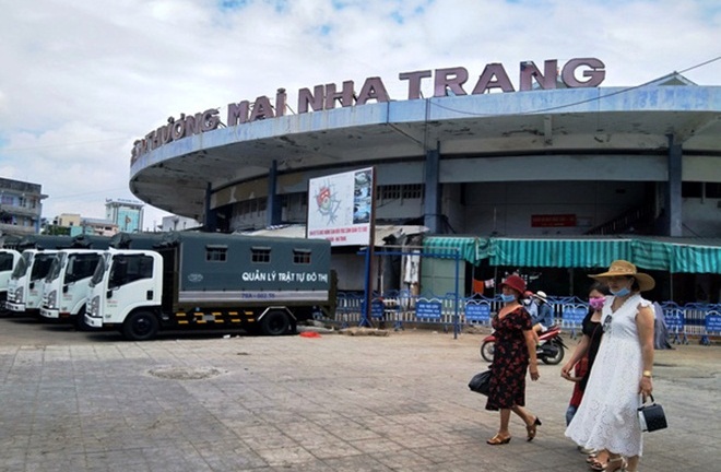 Đồng ý cho Trưởng phòng kinh tế Nha Trang thôi việc sau khi bị kỷ luật khiển trách