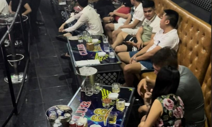 Kiểm tra bar Club 68 ở Vườn Lài, phát hiện 9 