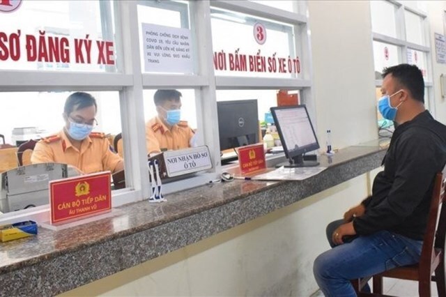Muốn đăng ký xe máy tại xã, phường, người dân cần chuẩn bị gì?